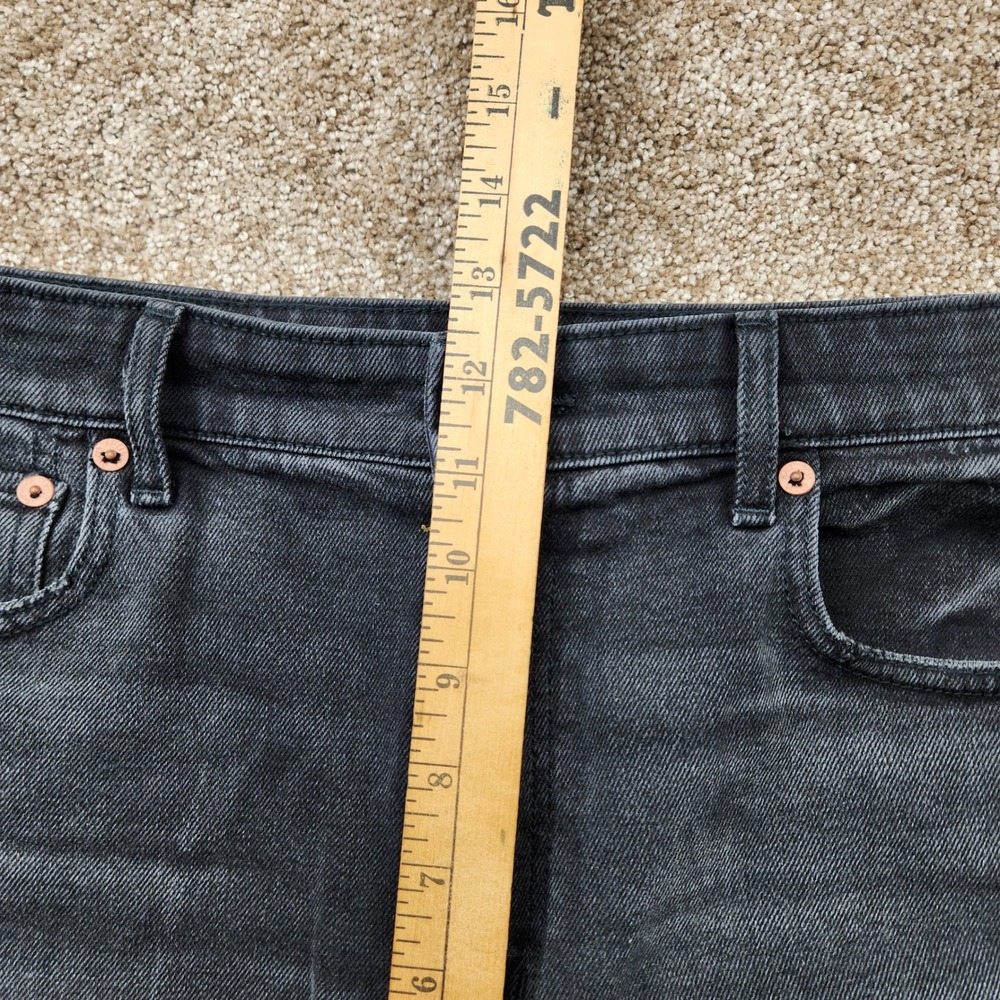 American Eagle Highest Rise 90s Boyfriend Shorts Black Denim Frayed Hem Size 8‎ - Picture 6 of 8